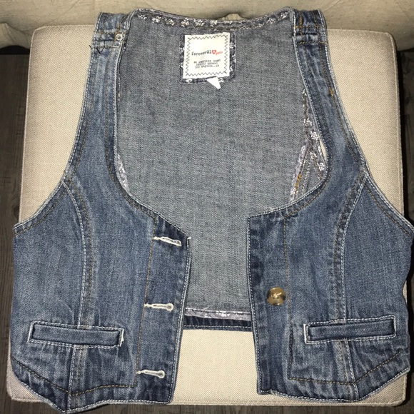 Forever 21 Other - 🎉HP🎉Forever 21 Girls Sleeveless Jean Jacket